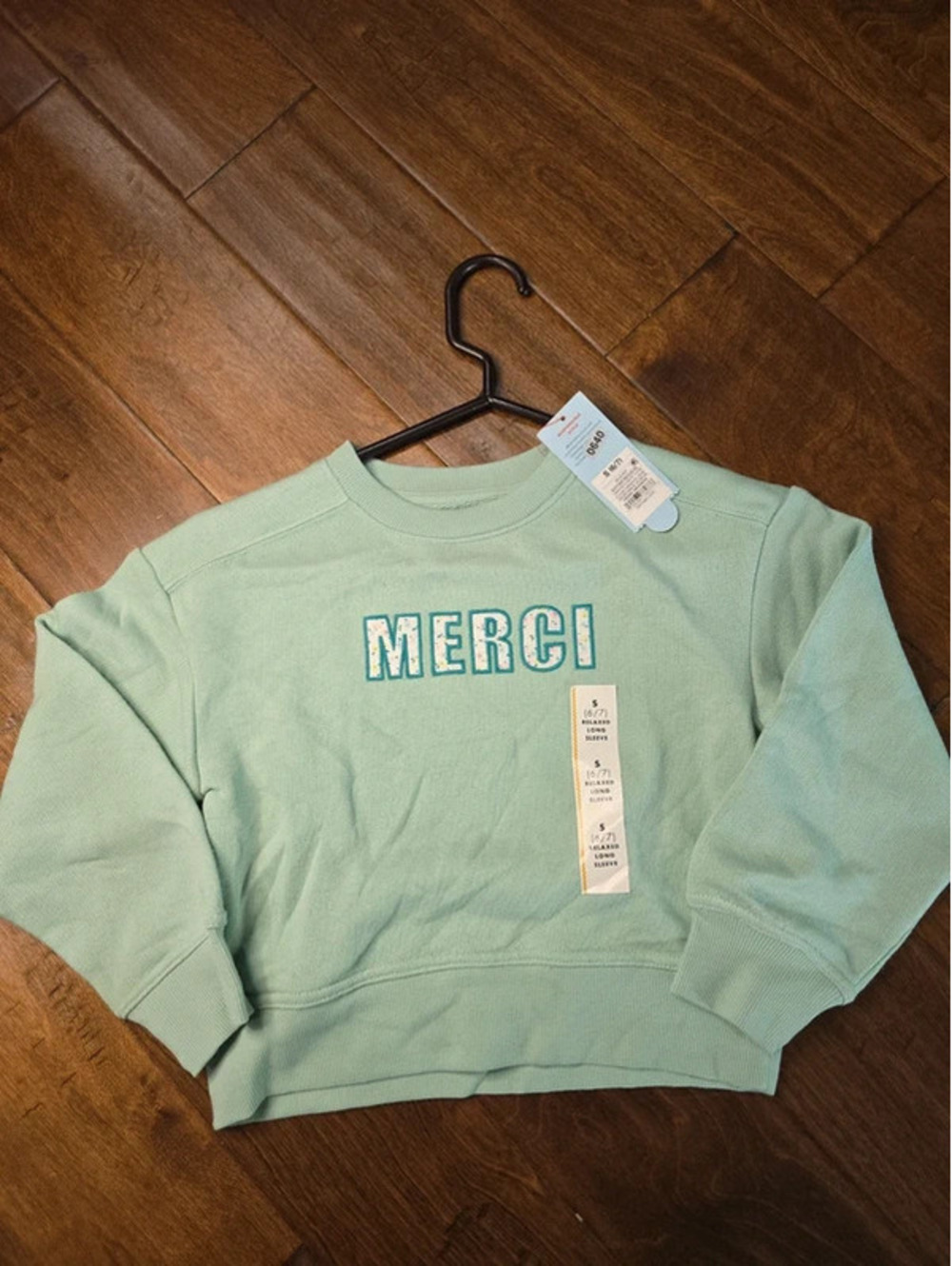 6/7 brand new sweatshirt from target item 640G3